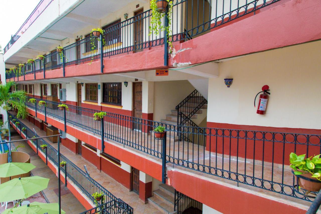 Hotel Hacienda Maria Eugenia 아카풀코 외부 사진